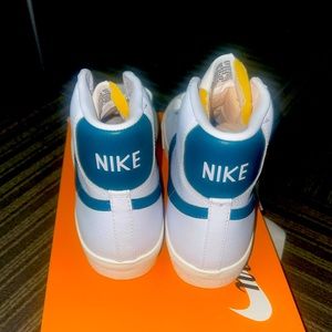 Nike mid blazer “77” teal green size 8.5 men, 10 women